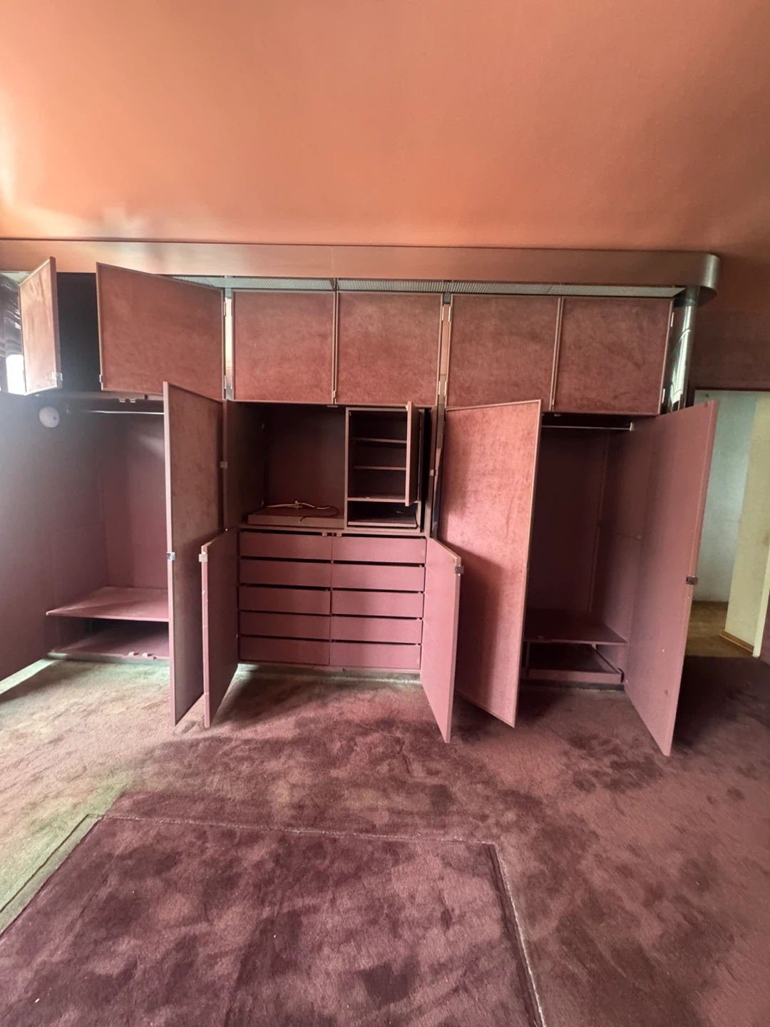 Pink Velvet Wardrobe with Integrated Drawers & Shelving - photo 2