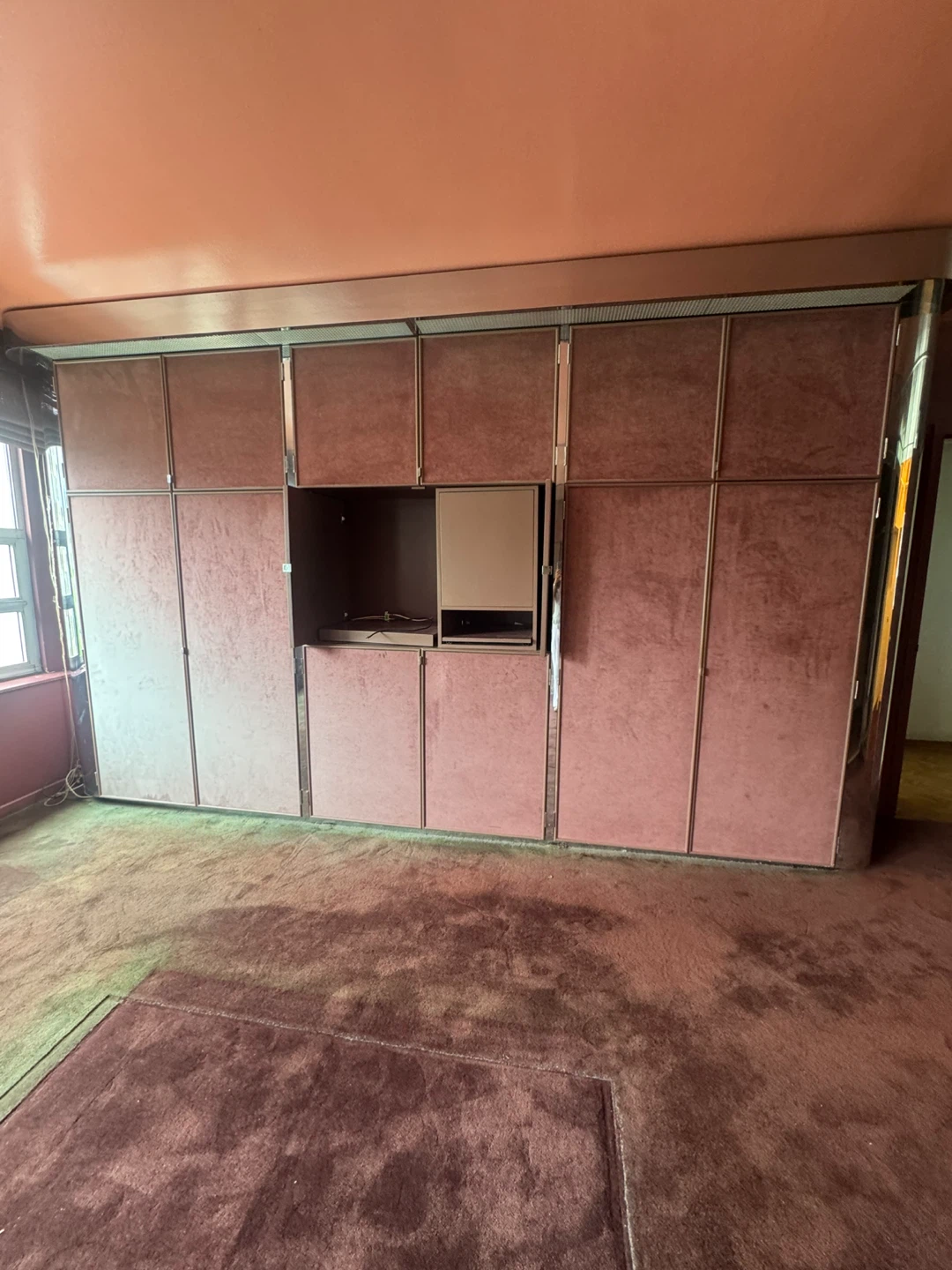 Pink Velvet Wardrobe with Integrated Drawers & Shelving