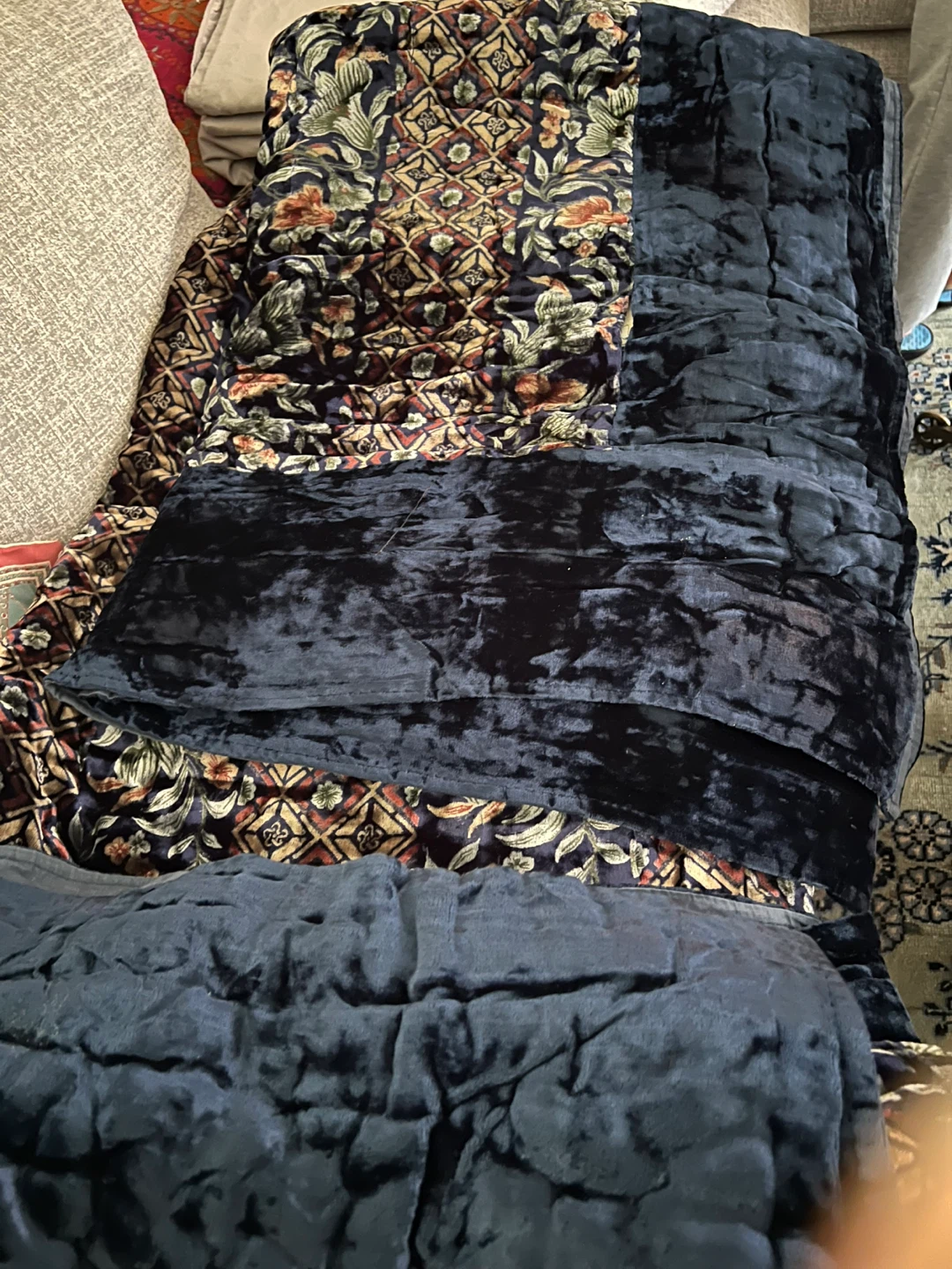A quilt with velvet covering, warm cotton filled