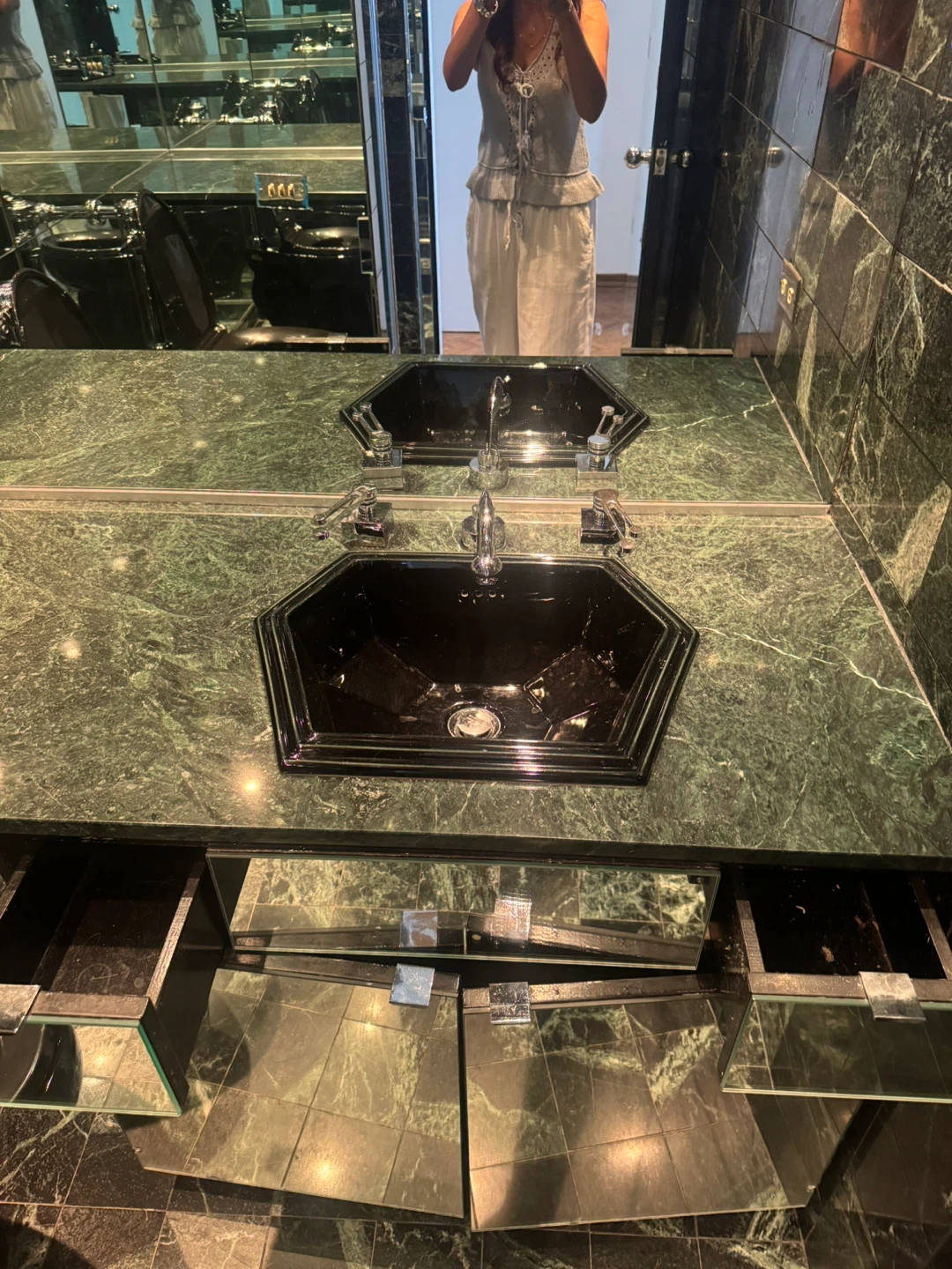 Bathroom Vanity Hexagonal Black Bathroom Sink with Faucet