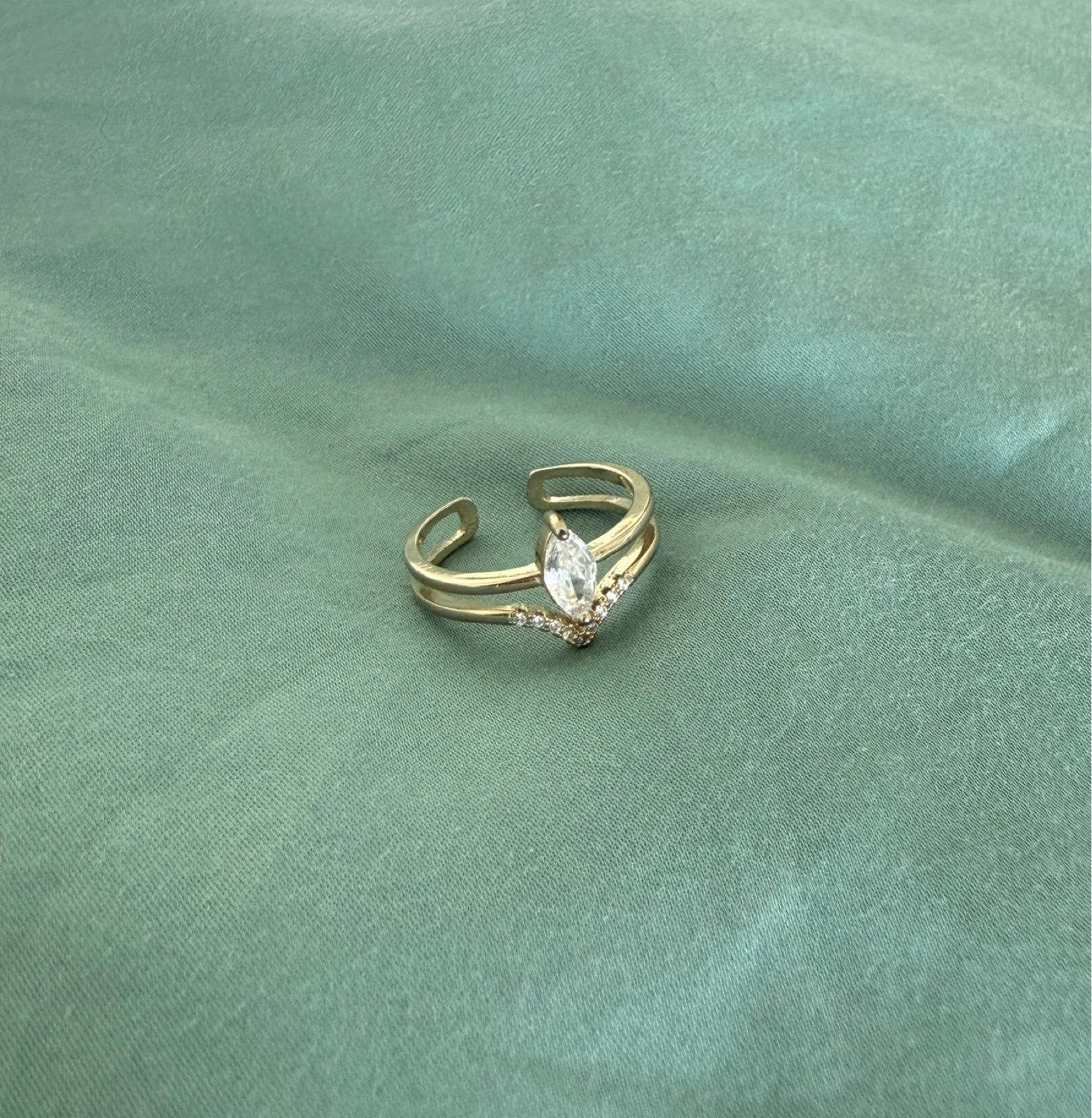 Gold-tone ring with clear stone - photo 3