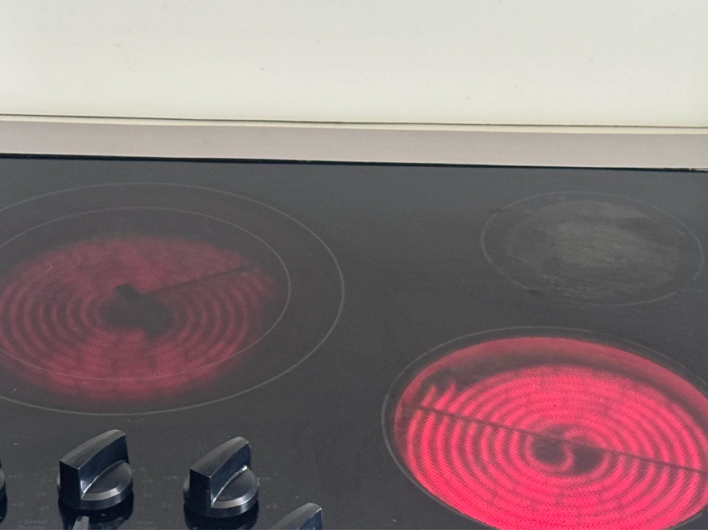 36” GE Electric Stove Top - photo 3