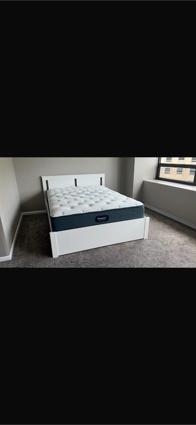 Beautyrest Mattress. Queen size. WITHOUT Bed Frame