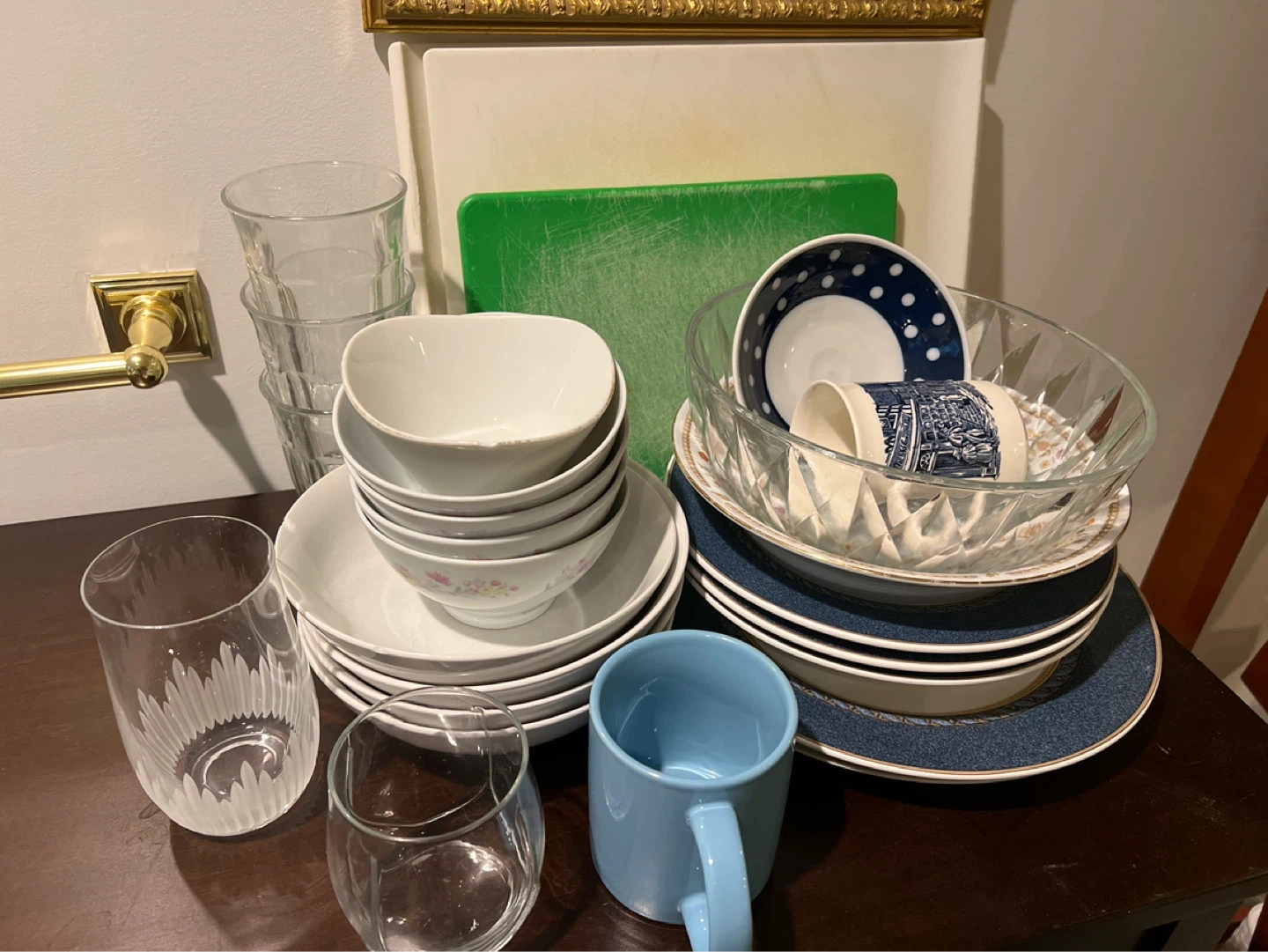 FREE: Assorted Glassware, Bowls, and Mugs
