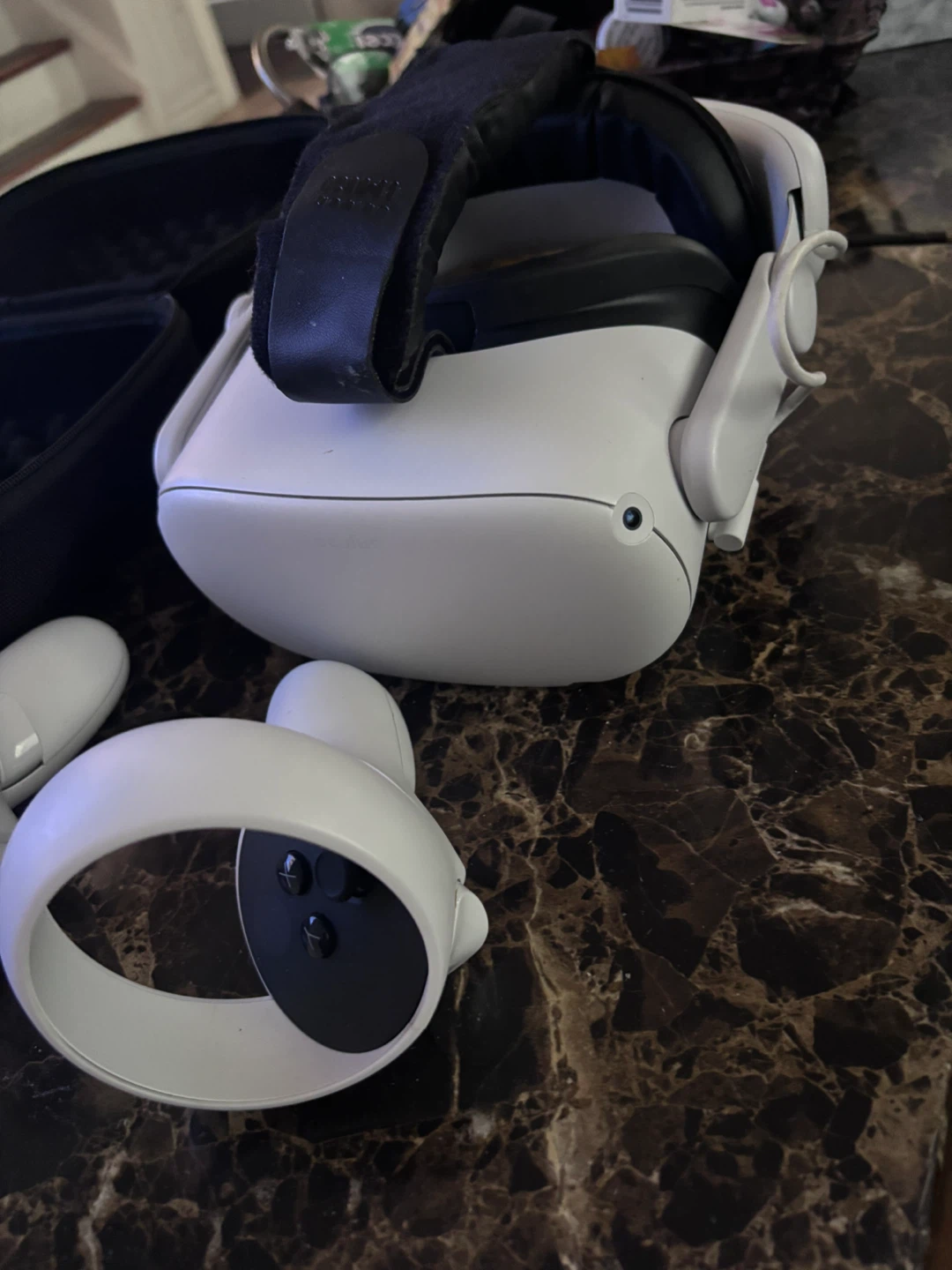 Meta Quest 2 Virtual Reality Headset with Controllers 128 GB - photo 2