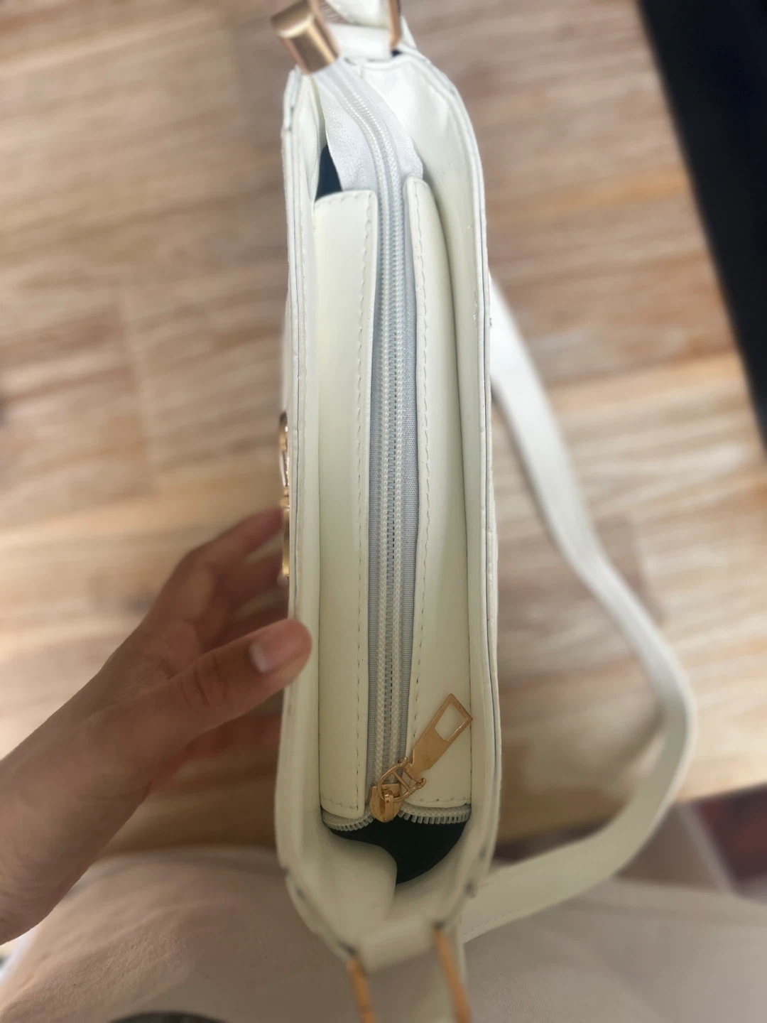 White Shoulder Bag with Bow Detail - photo 4