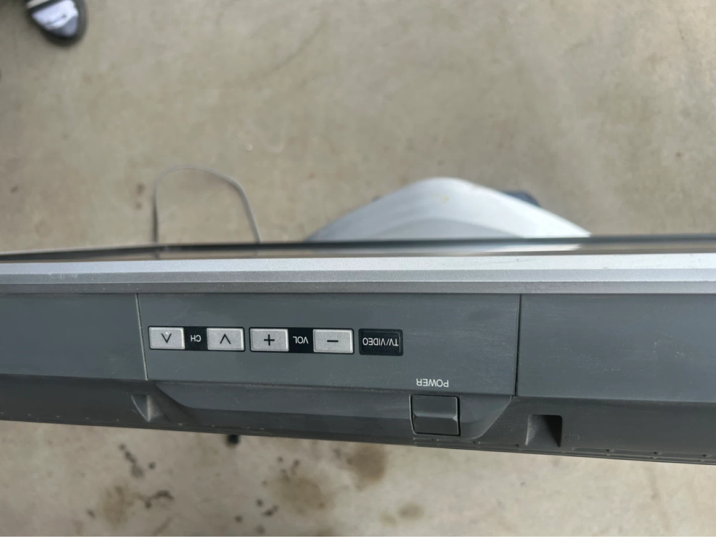 Old Panasonic TC-32LX60C LCD TV - photo 3