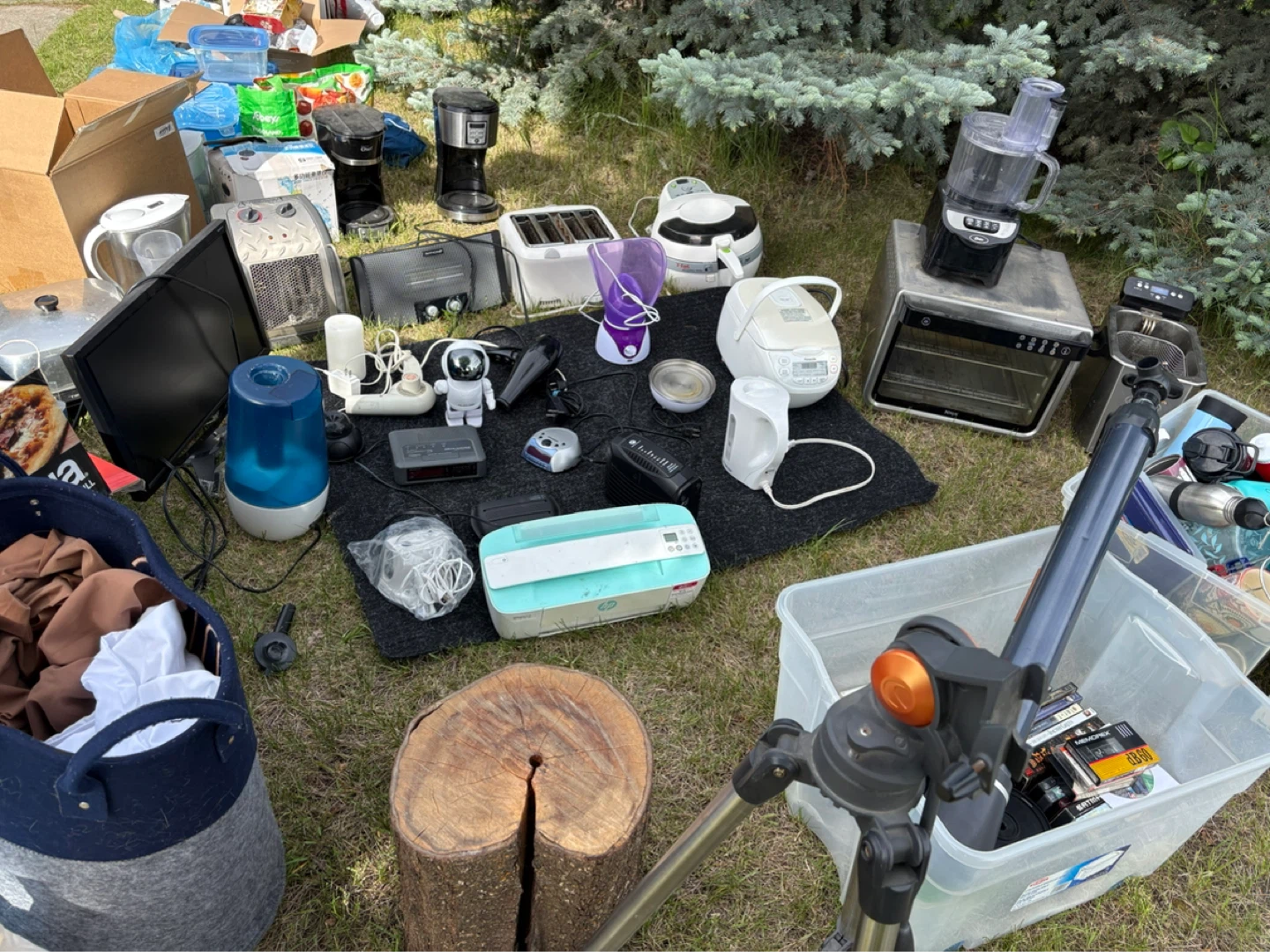 Electric appliances and other stuffs moving sale