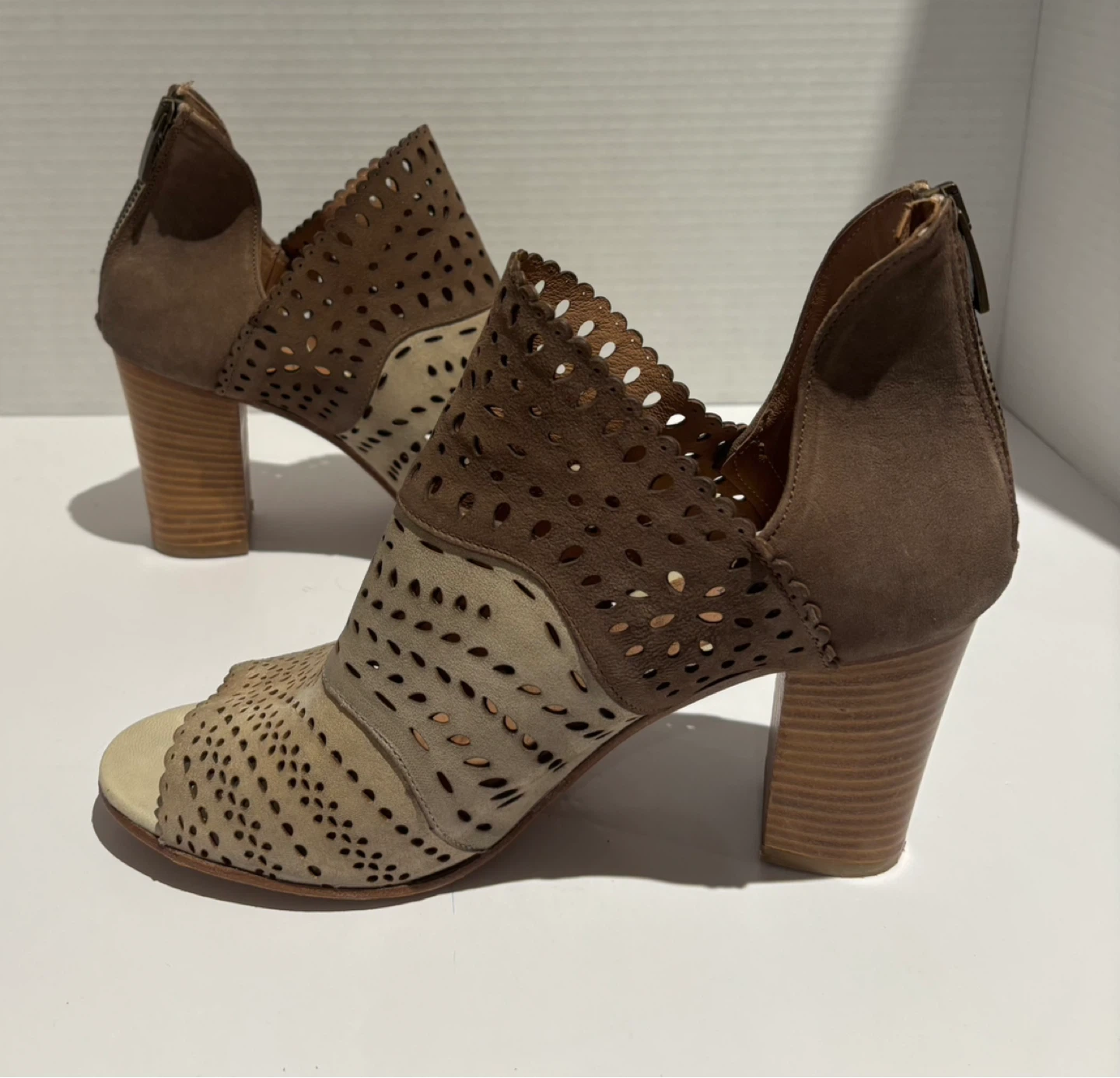 Ron White Women's Perforated Heeled Ankle Boots Size 39