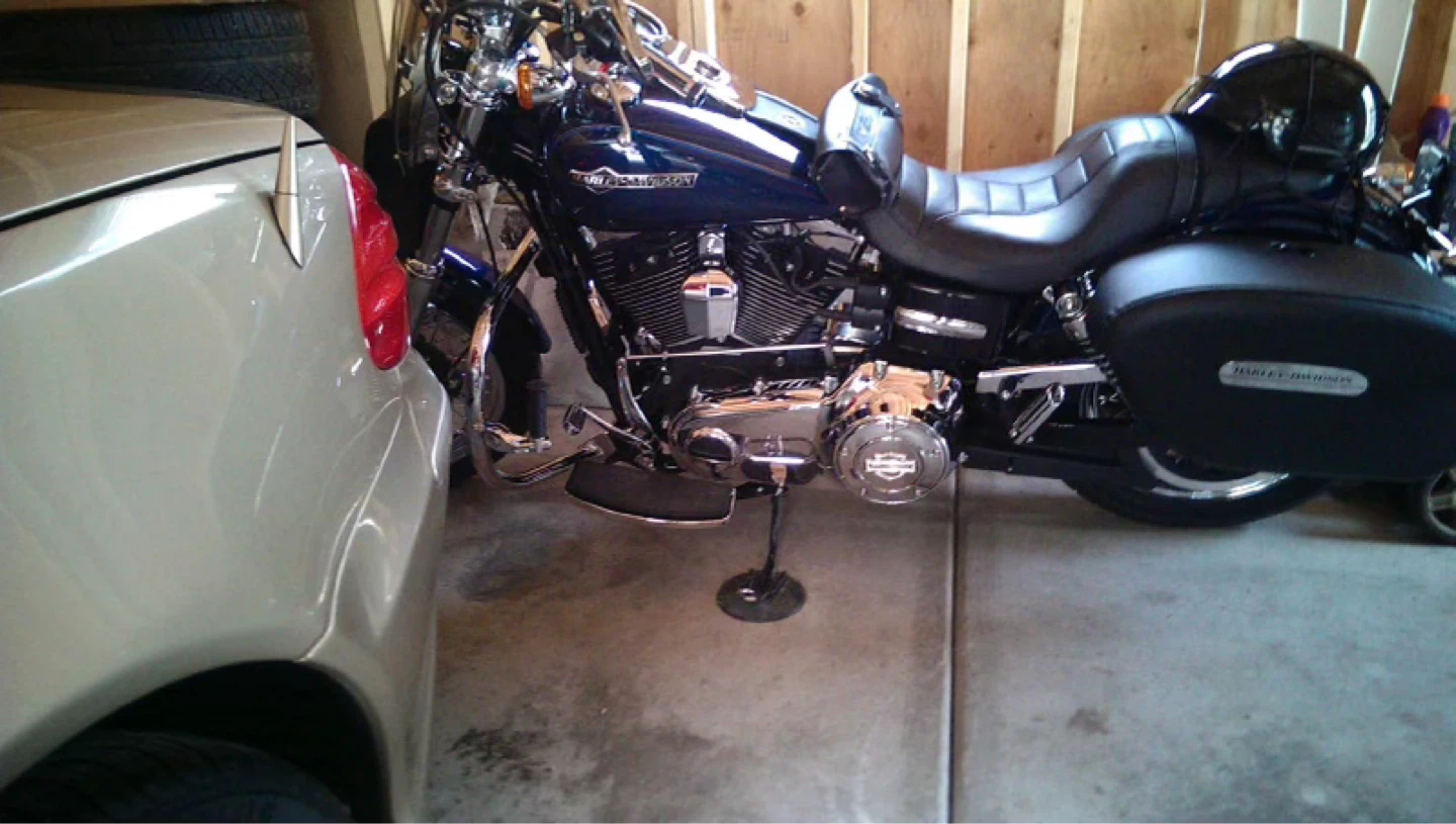 Harley-Davidson Super Glide Motorcycle - photo 2