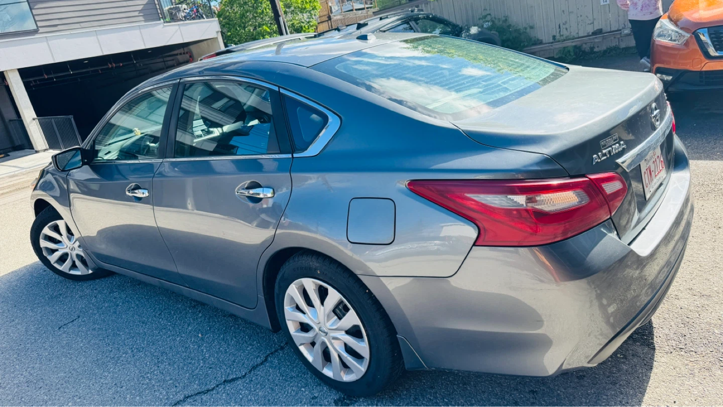 Nissan Altima Grey Sedan 2018 - photo 4