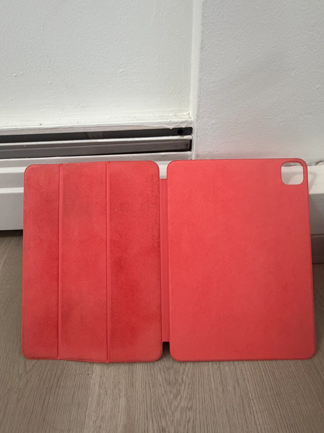 Apple Smart Folio for iPad Pro 11-inch (3rd Gen) - Red - photo 3