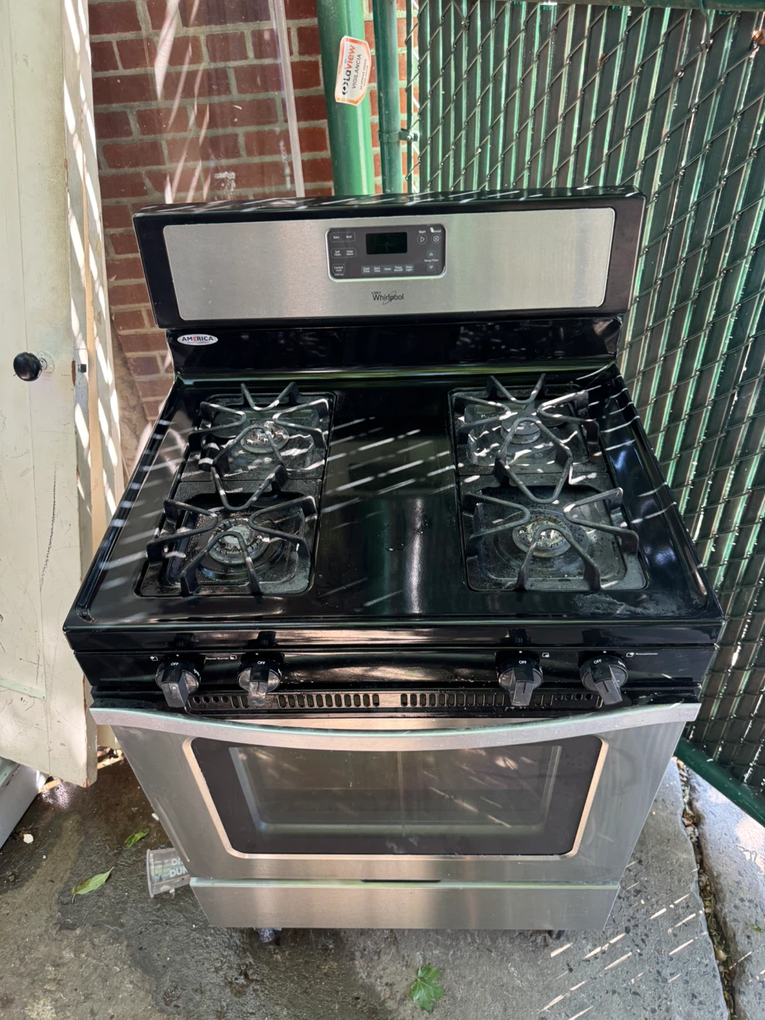 30” Whirlpool Gas Range Oven Stainless Steel - photo 2