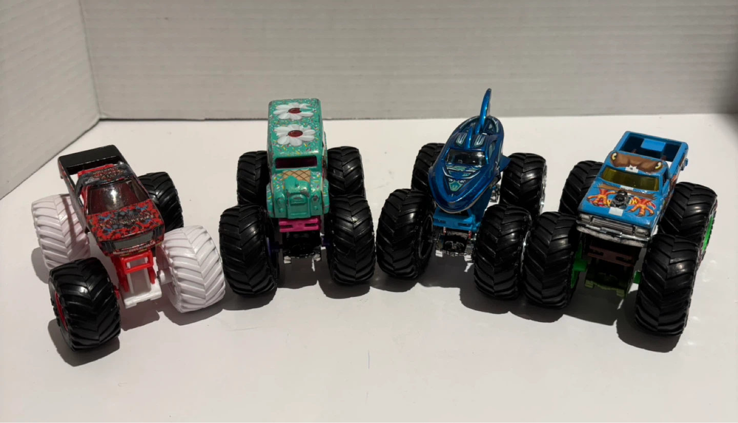 Hot Wheels Monster Trucks 4-Pack