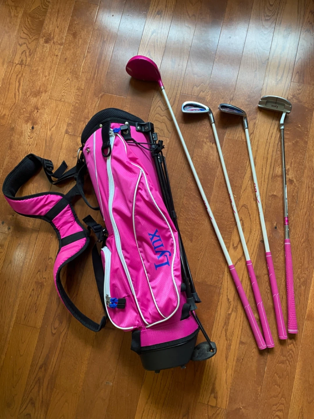 Lynx Jr. Pink Golf Club Set