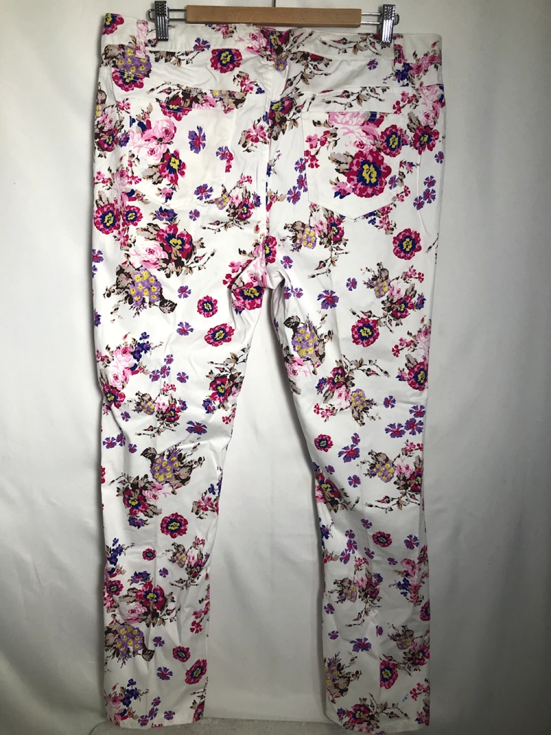 Womens White & Floral Pants. Size 14. Like New. - photo 4