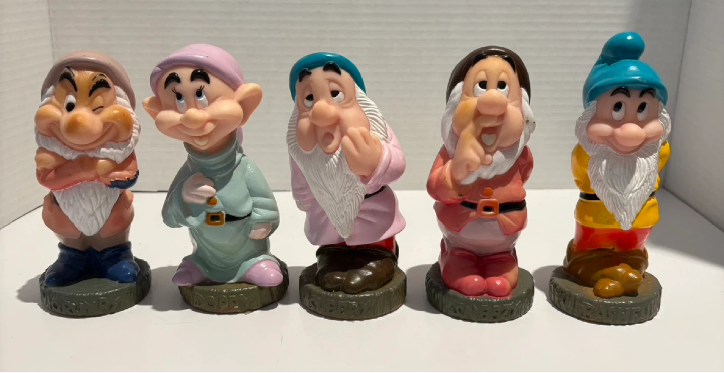 Disney Seven Dwarfs Figurines Set