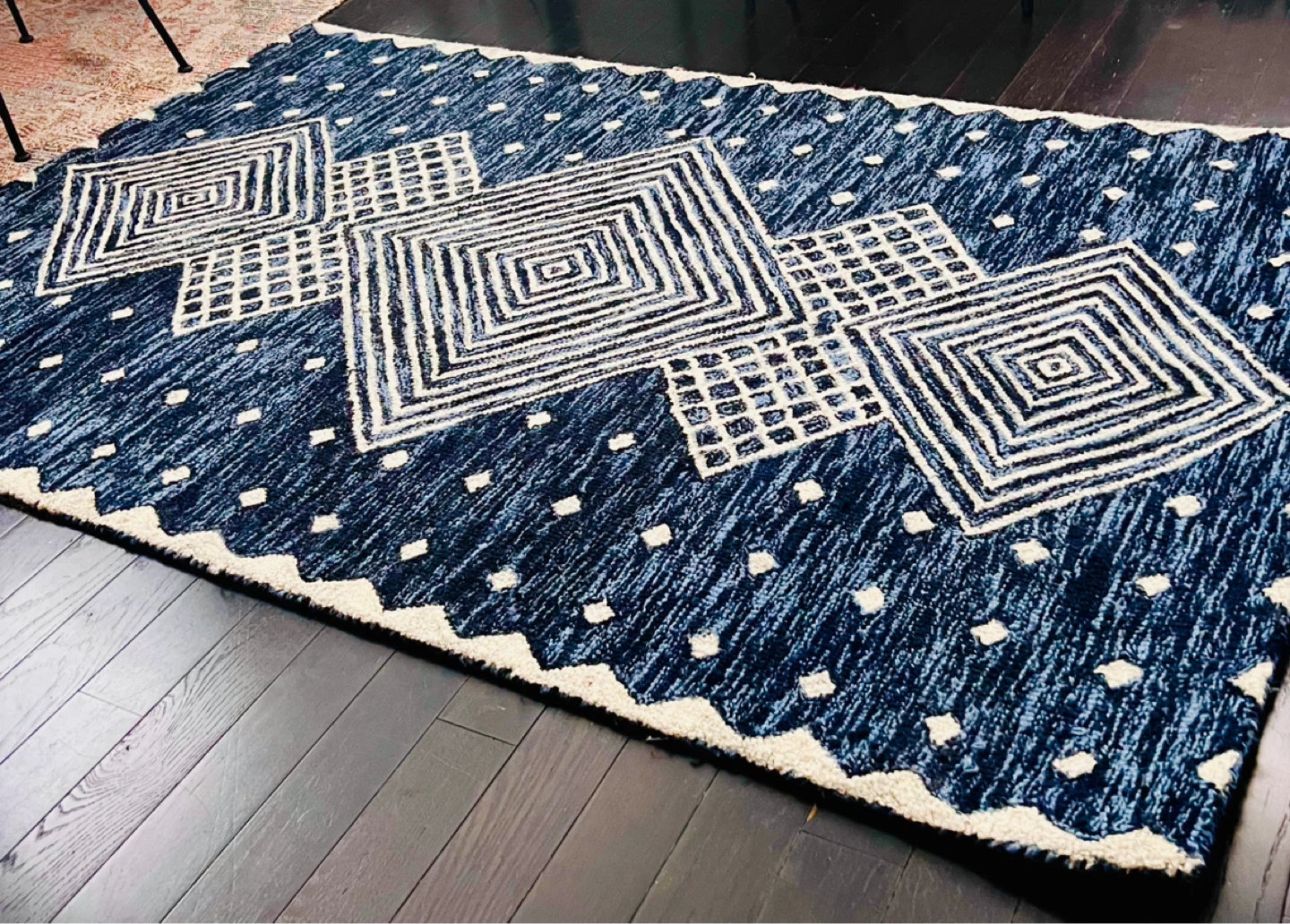 Blue and White Geometric Area Rug - photo 2