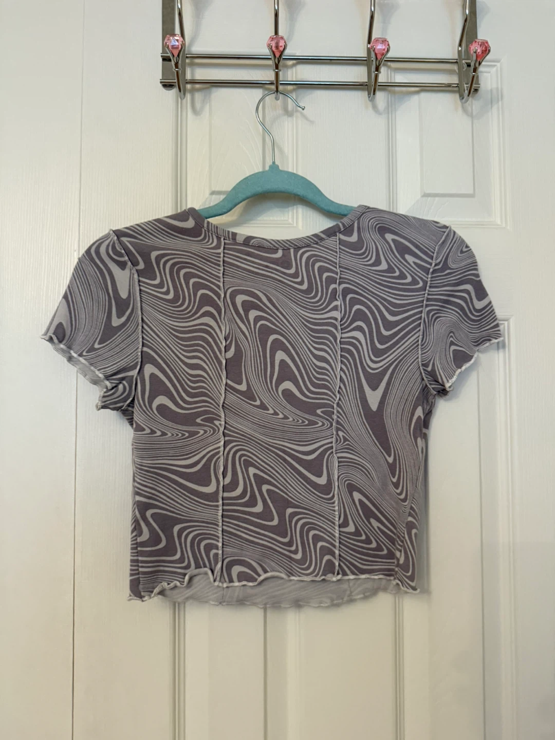 SO Gray and White Crop Top - photo 2