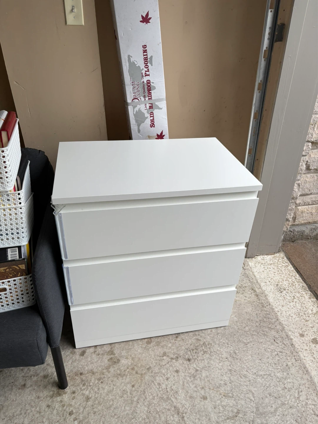 White 4-Drawer Dresser