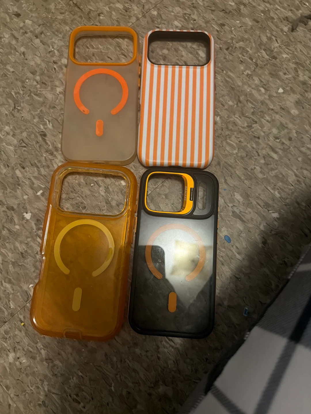 Lot of 4 iPhone 17Pro  Phone Cases