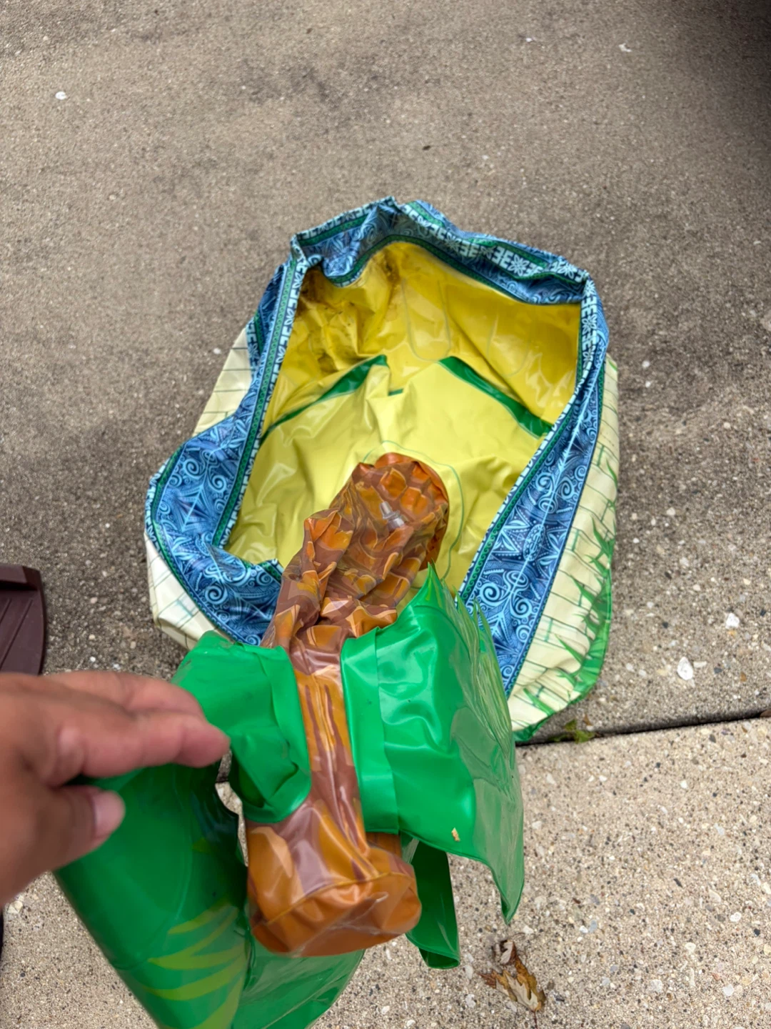 Inflatable Palm Tree Cooler - photo 3