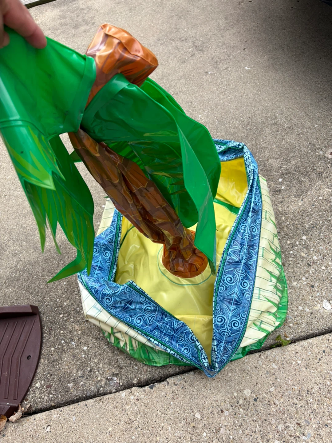 Inflatable Palm Tree Cooler - photo 2