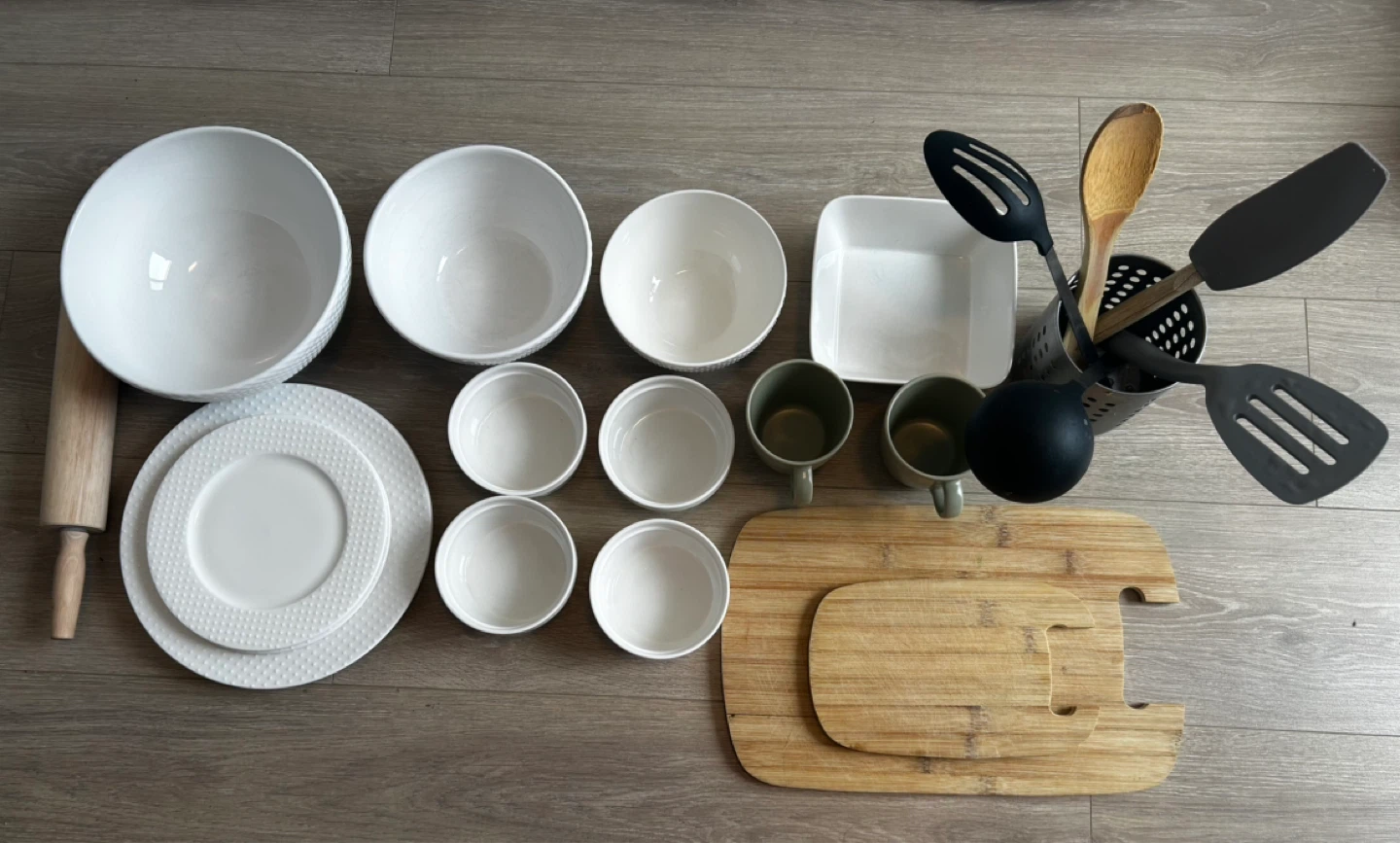 Moving Sale - Assorted Kitchenware Set