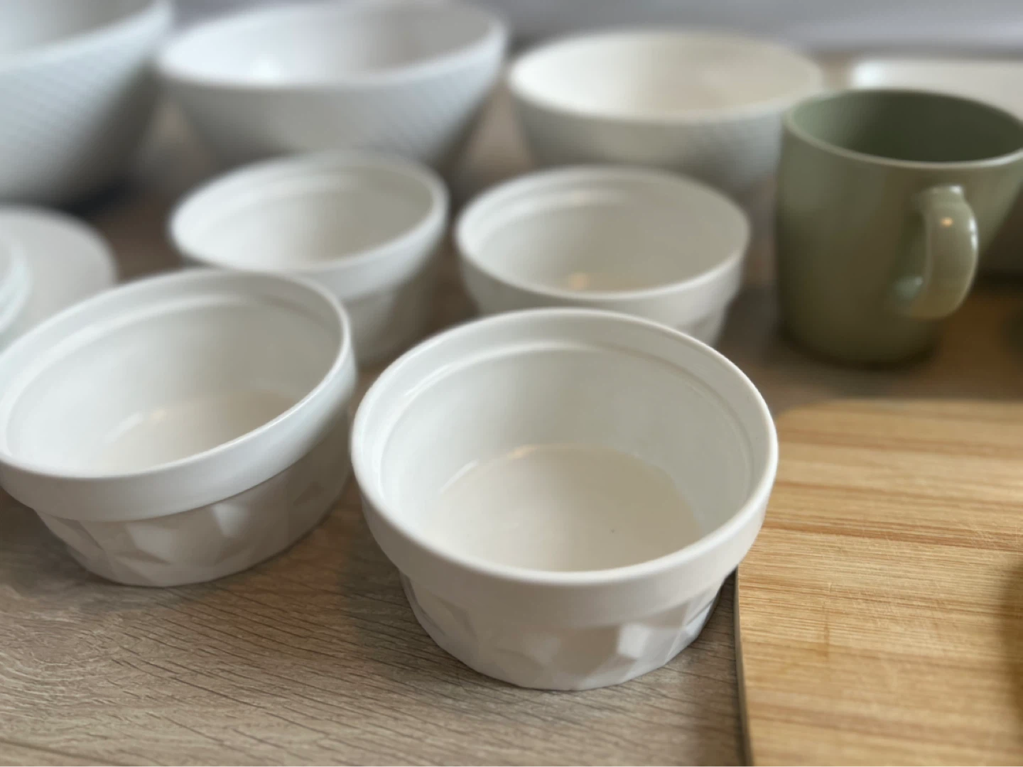Moving Sale - Assorted Kitchenware Set - photo 4