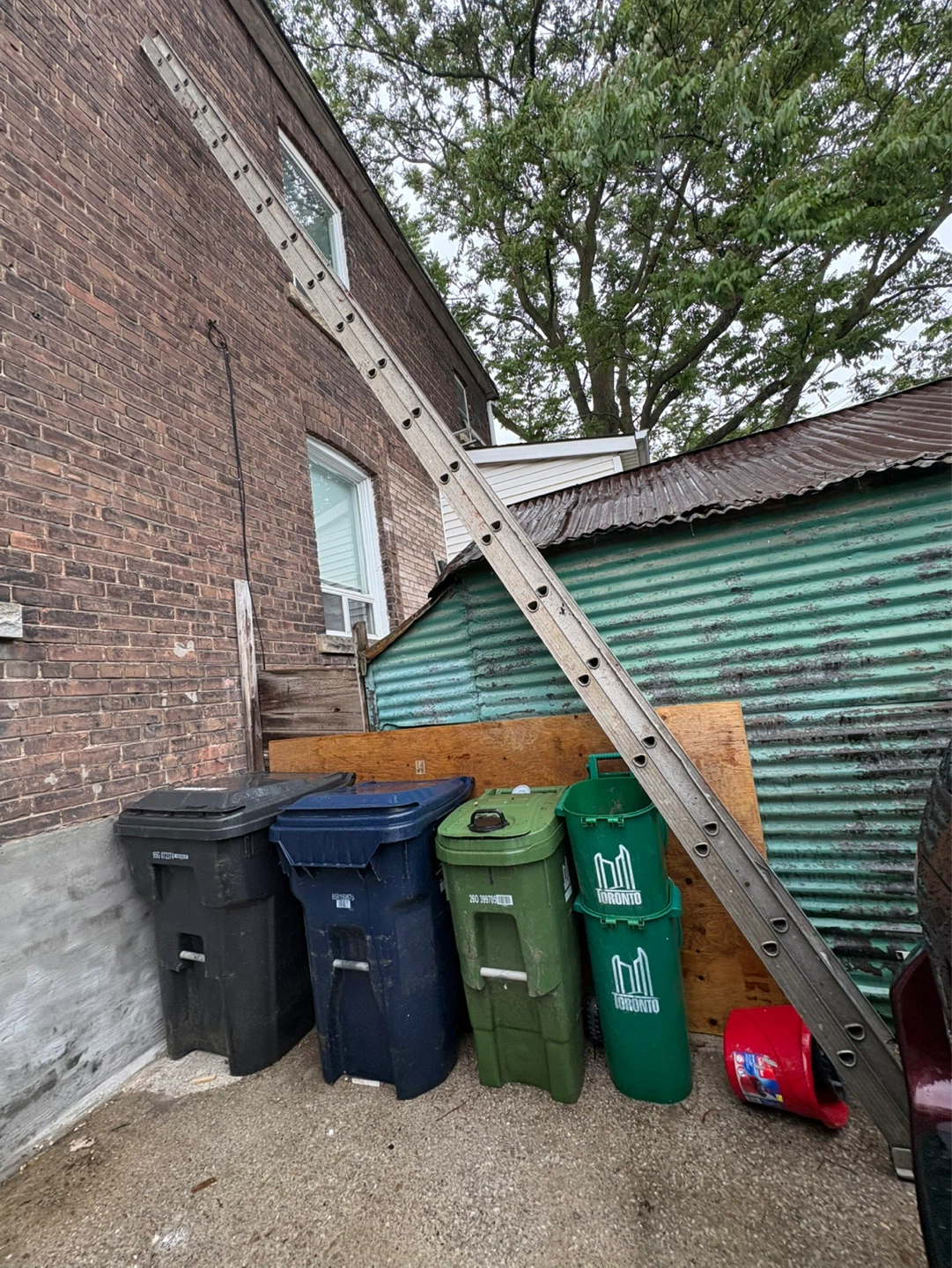 Aluminum Extension Ladder 40 ft - photo 2