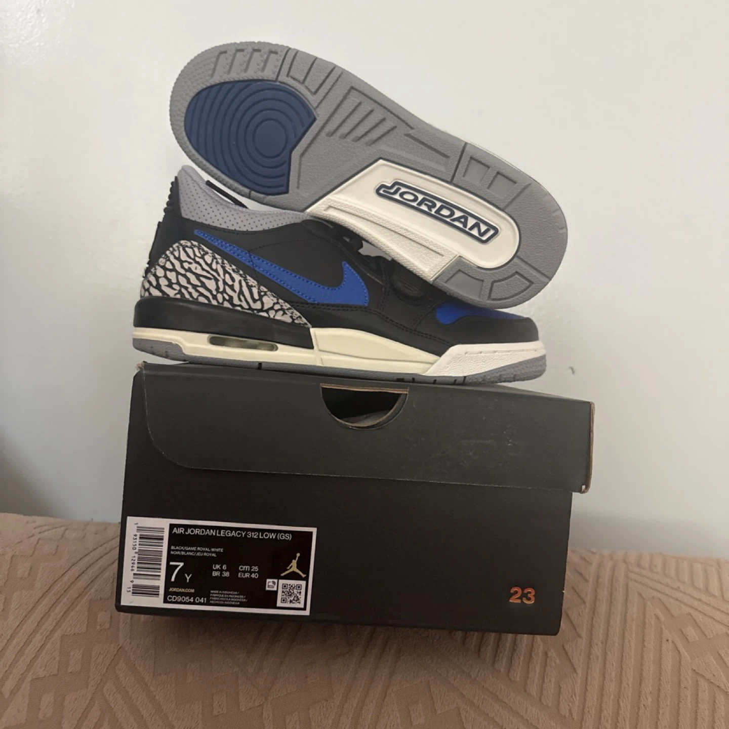 Jordan Legacy 312 Low GS Youth Size 7Y Shoes - photo 3