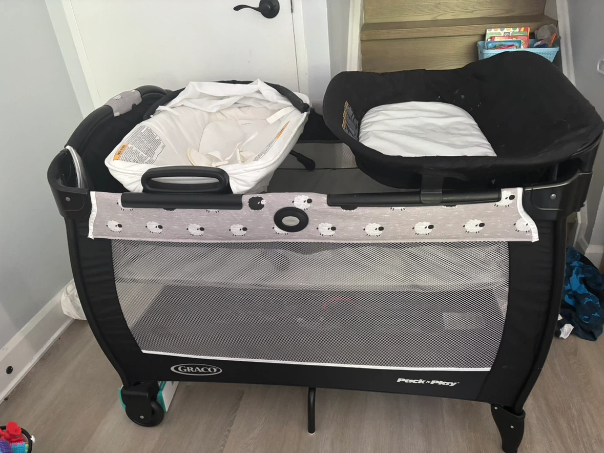 Graco Pack 'n Play Portable Playard with Newborn Bassinet - photo 2