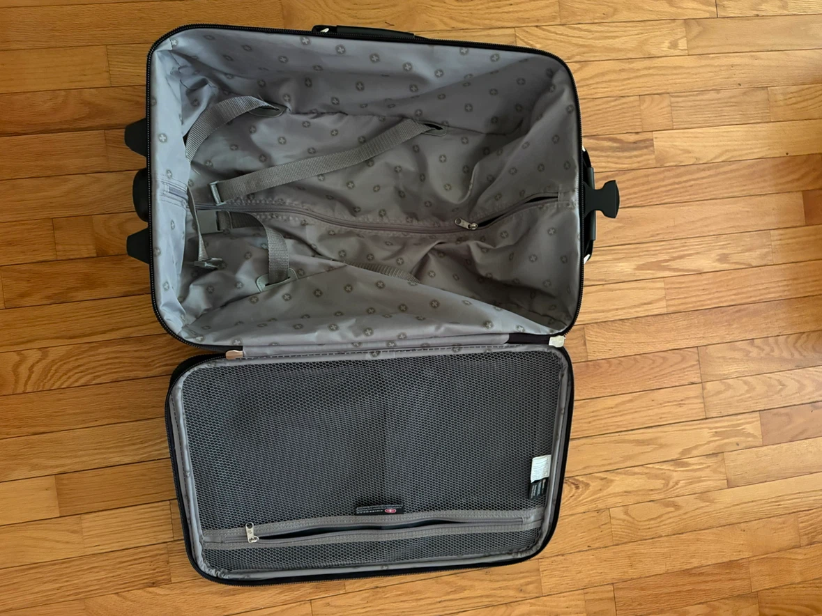 Swiss Gear Rolling Suitcase - photo 2