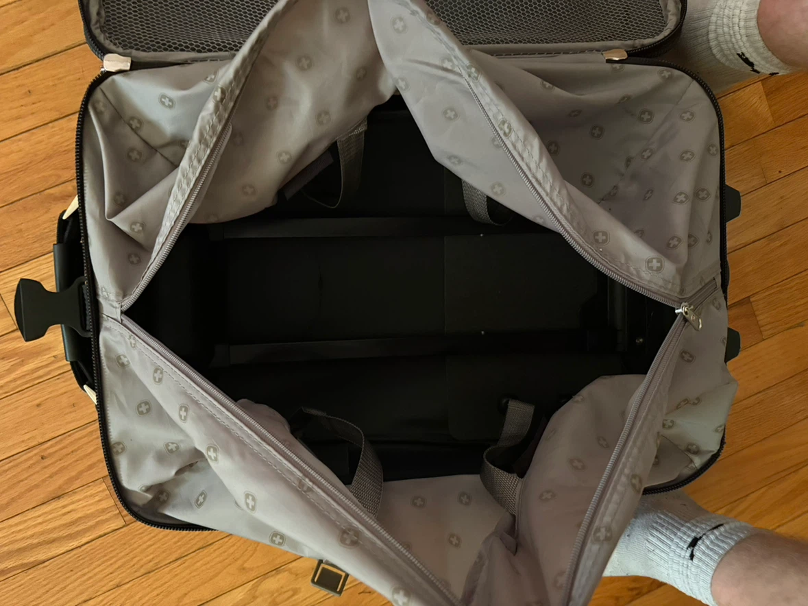 Swiss Gear Rolling Suitcase - photo 3