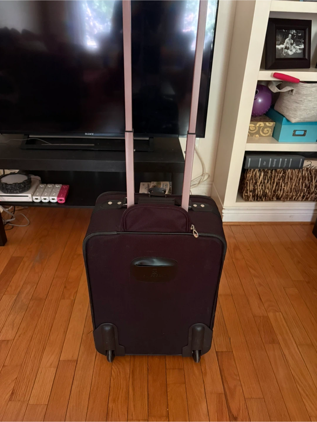 Swiss Gear Rolling Suitcase - photo 5