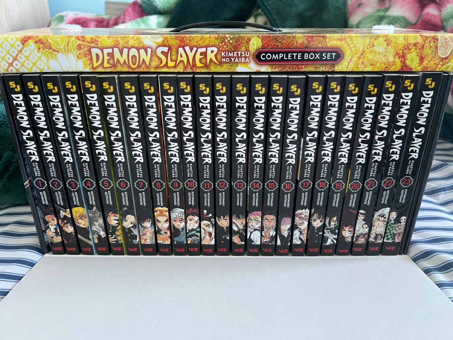 Demon Slayer: Kimetsu no Yaiba Complete Box Set - photo 2