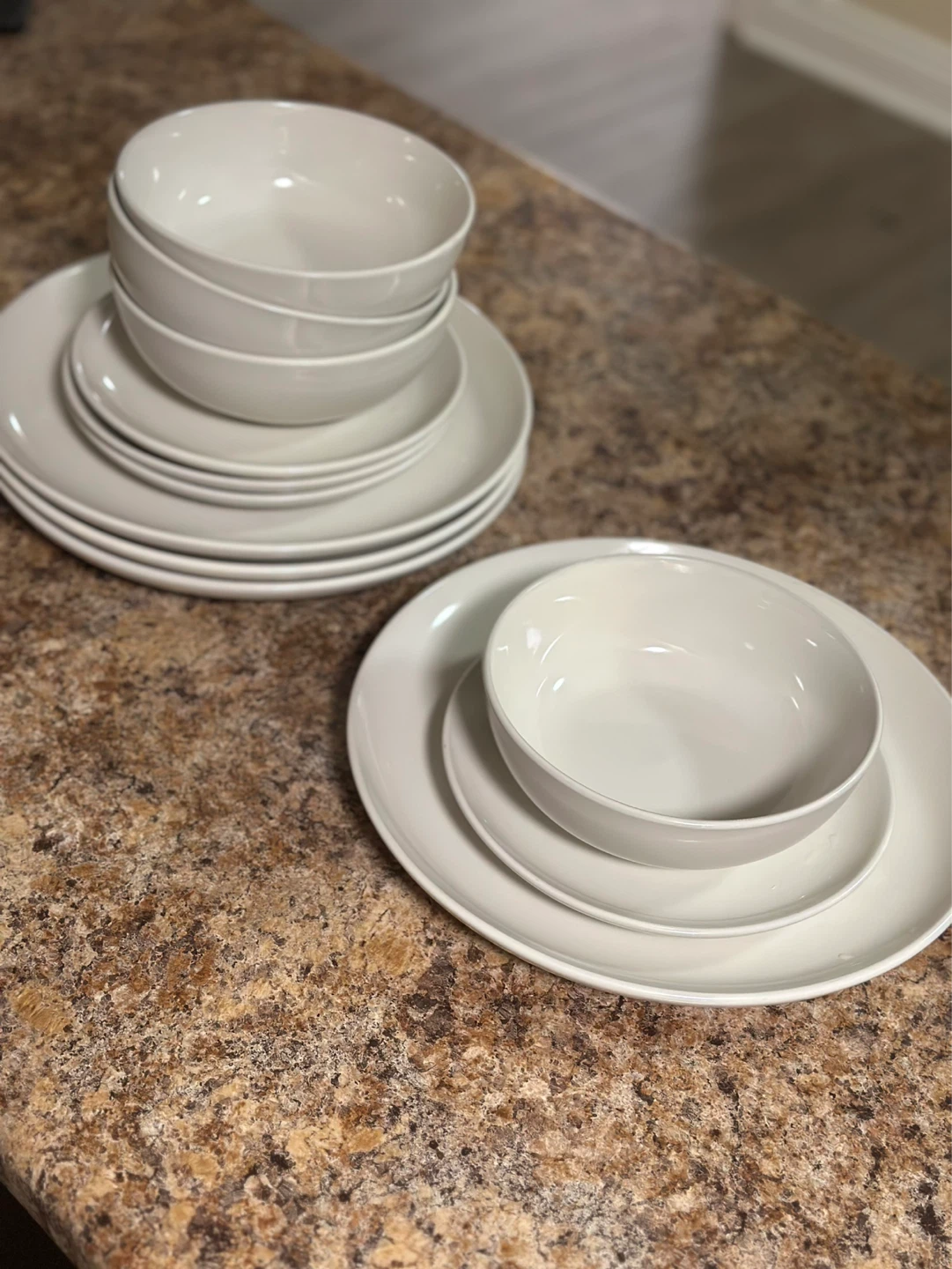 White Dinnerware Set