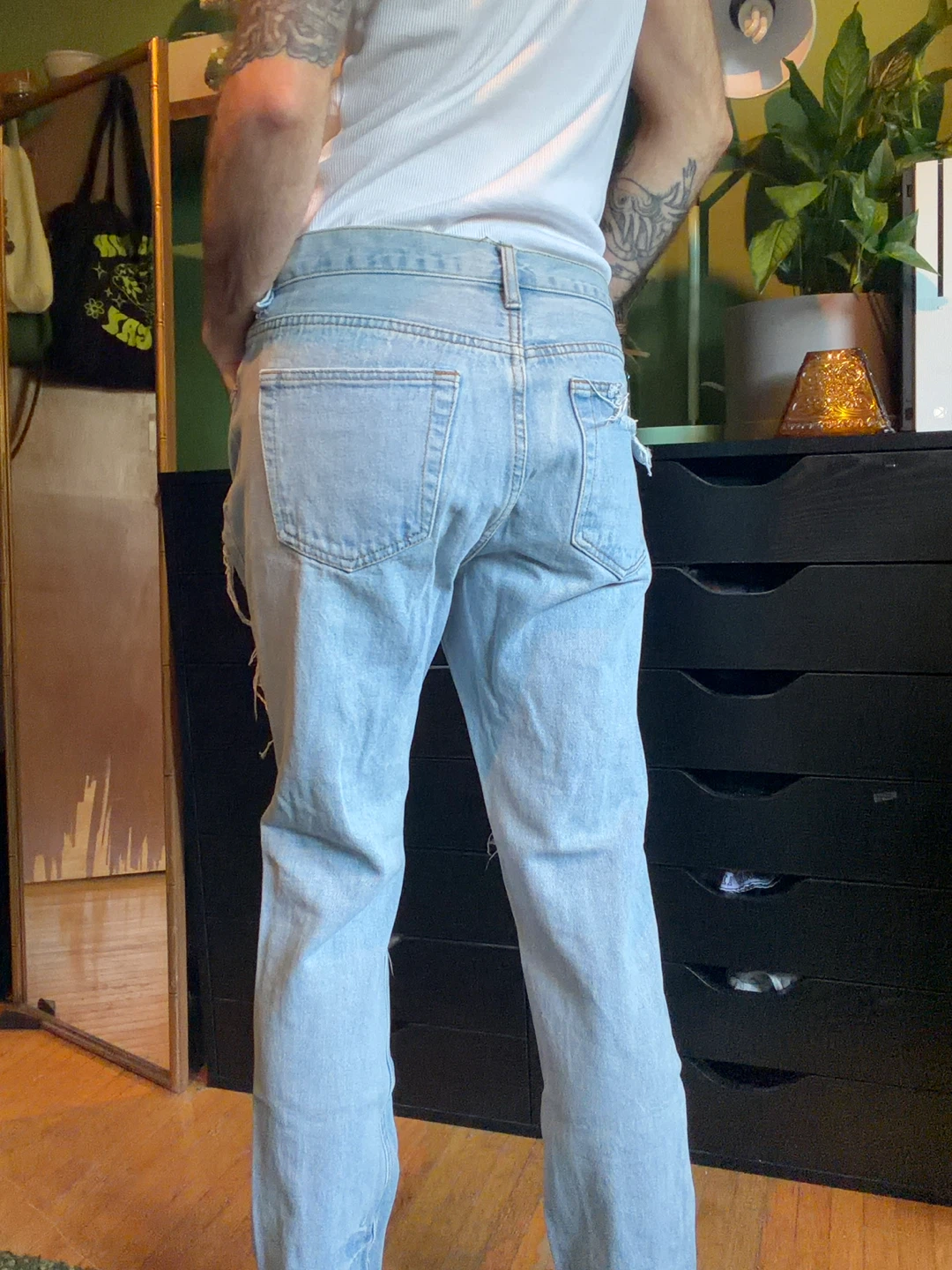 Distressed Jeans - photo 2