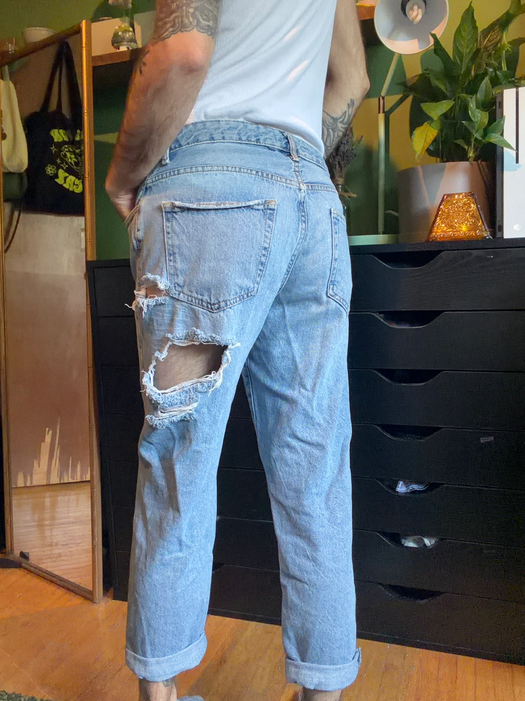 Forever 21 Distressed Jeans - photo 2