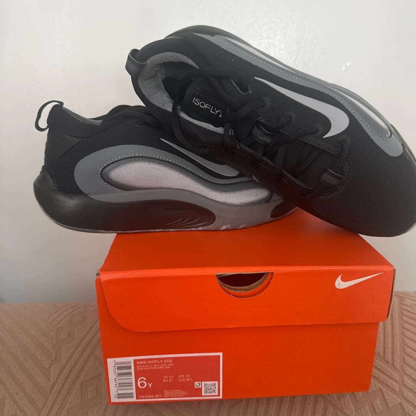Nike Isofly GS Kids Shoes Black/Grey Size 6Y - photo 3
