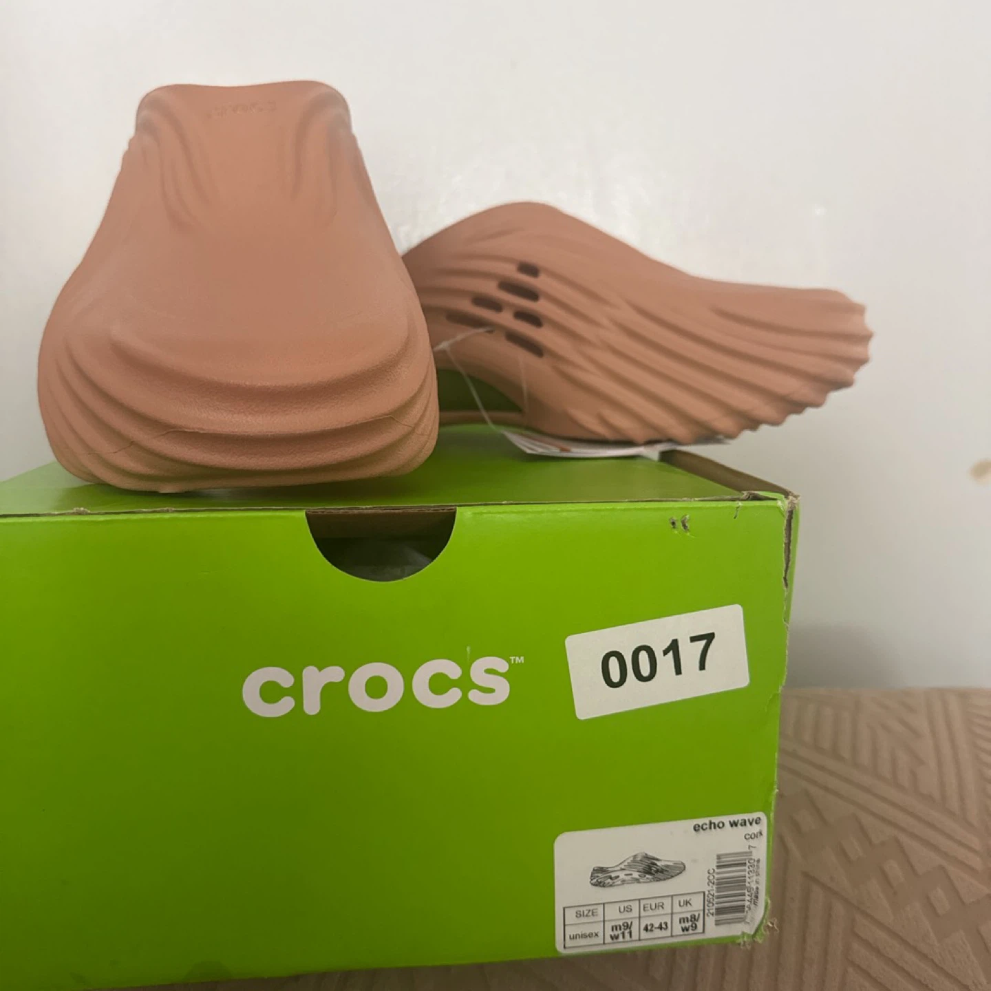 Crocs Echo Wave Clogs Tan Men's 9