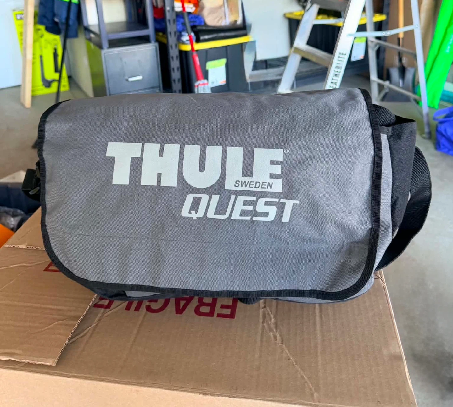 Thule Quest Duffel Bag and Messenger Bag - photo 2