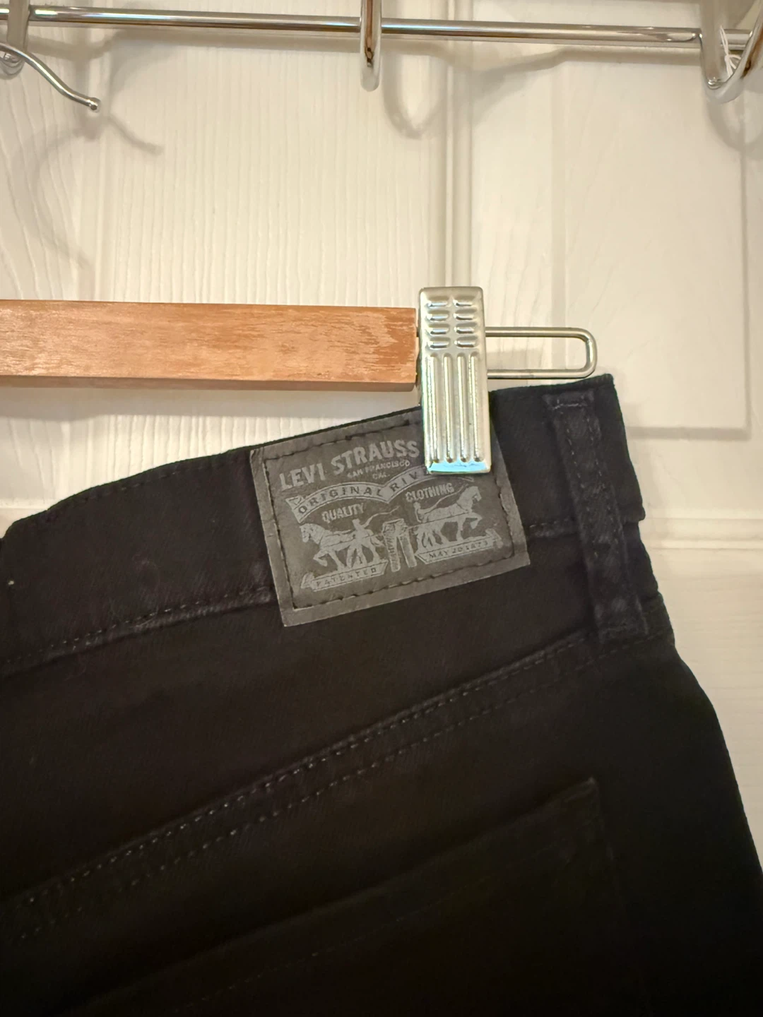 Levi Strauss Black Mid Length Shorts - photo 3