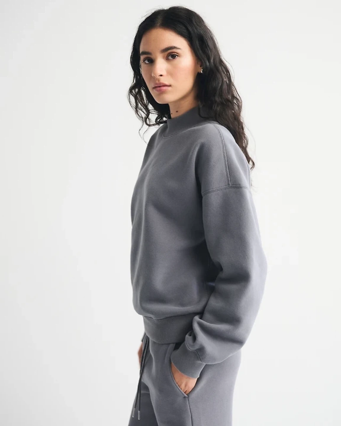 Abercrombie & Fitch Sunday Essential Mock Crew