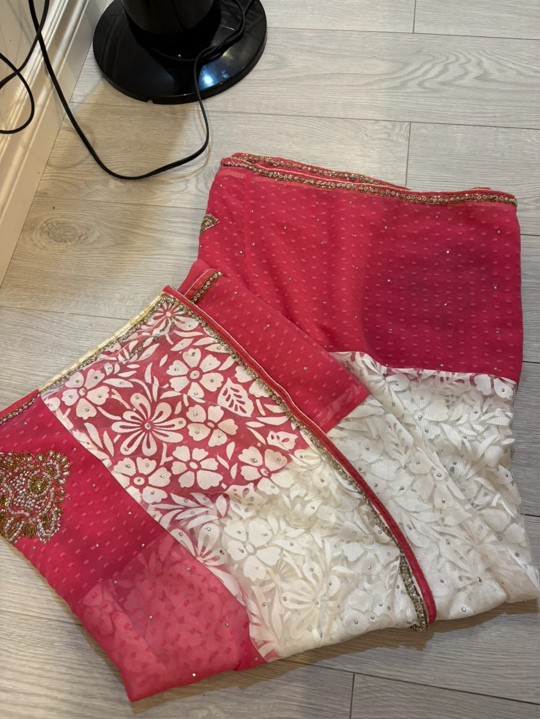 Pink and White Saree with Embellishments - photo 4