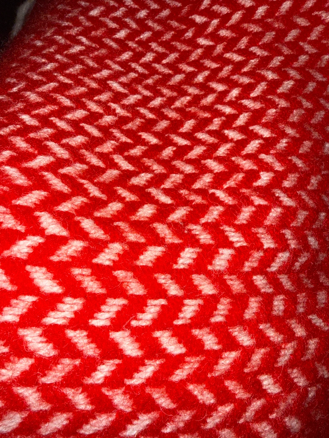 Red and White Herringbone Throw Blanket - photo 4