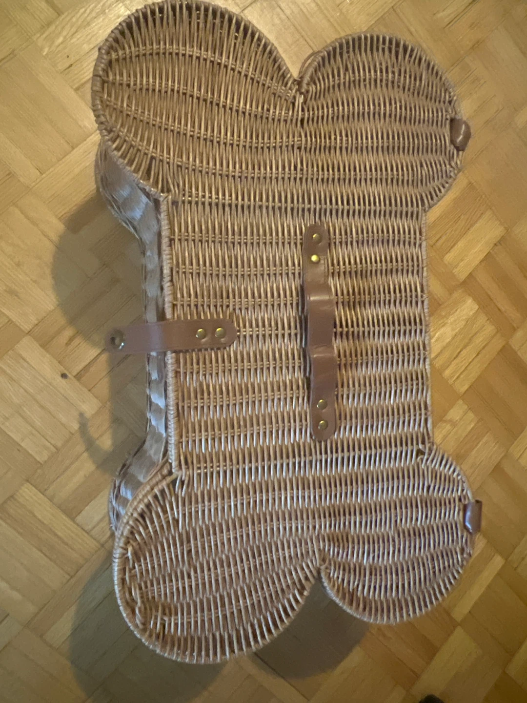 Wicker Bone-Shaped Basket