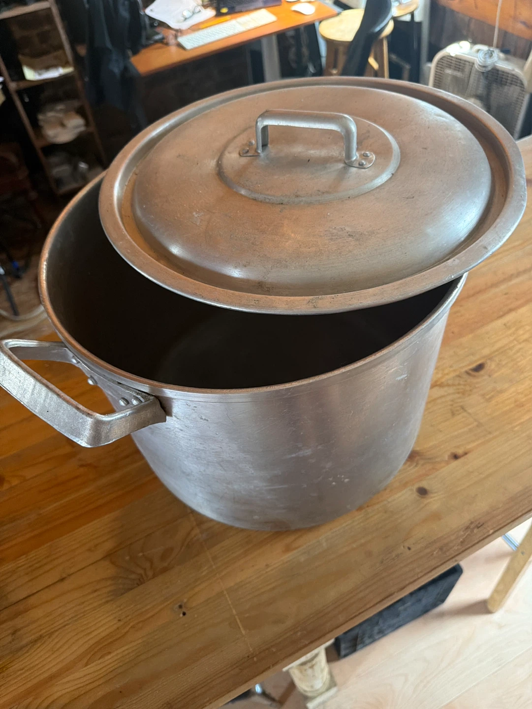 Large Aluminum Stock Pot with Lid - photo 2
