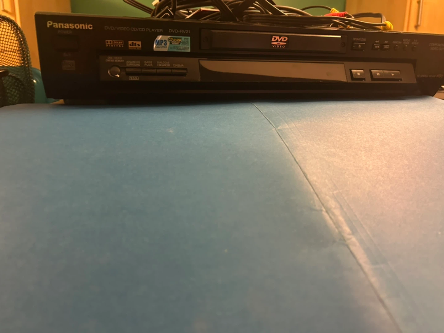 Panasonic DVD-RV21 DVD/CD/Video CD Player - photo 2