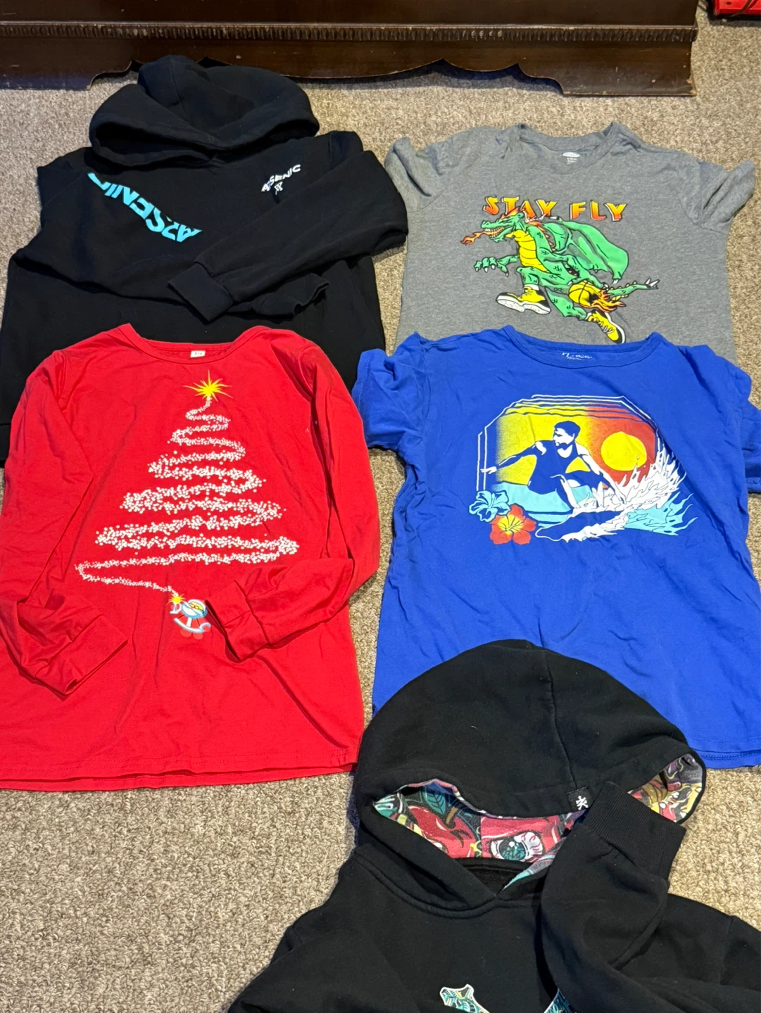 Bundle of 4 Youth T-Shirts and Hoodies size 14/16